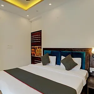 claytone-near-delhi-airport.hotelsdelhi.org/